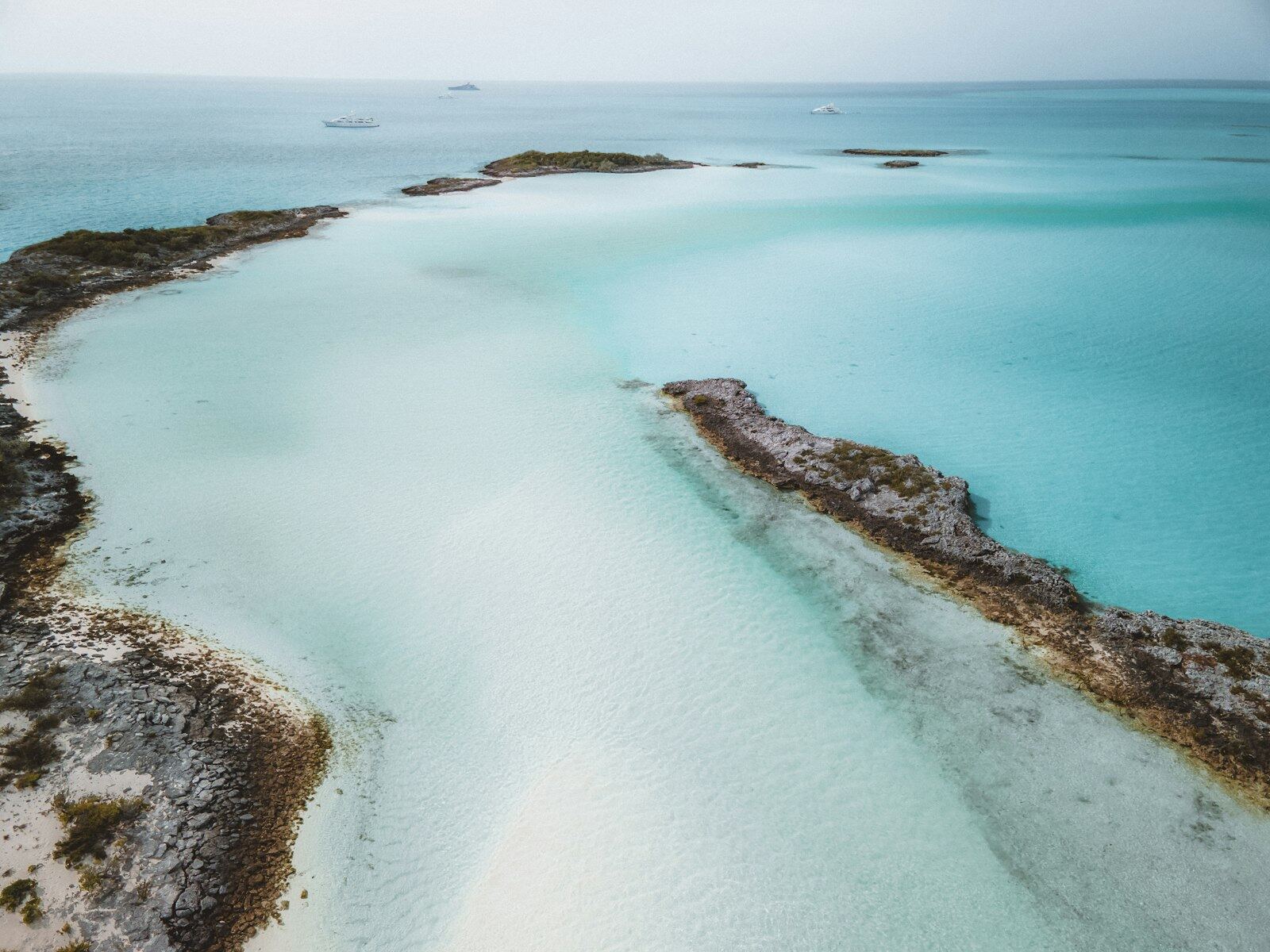 Dinghy route through a creek at Shroud Cay in the Exumas